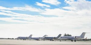 Kuinka kauan aikaisemmin lentokentälle